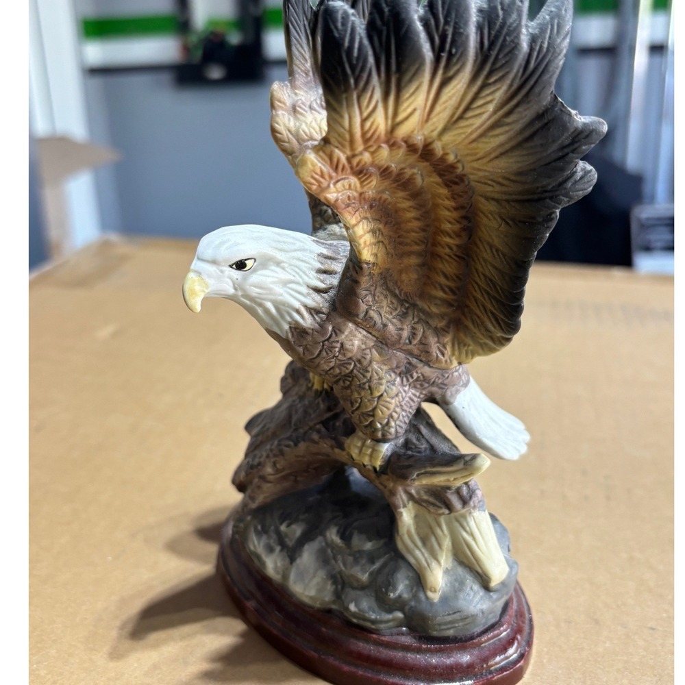 Bald‎ Eagle Figurine on Wooden Base Patriotic Wildlife Statue 7 Inch Decor
